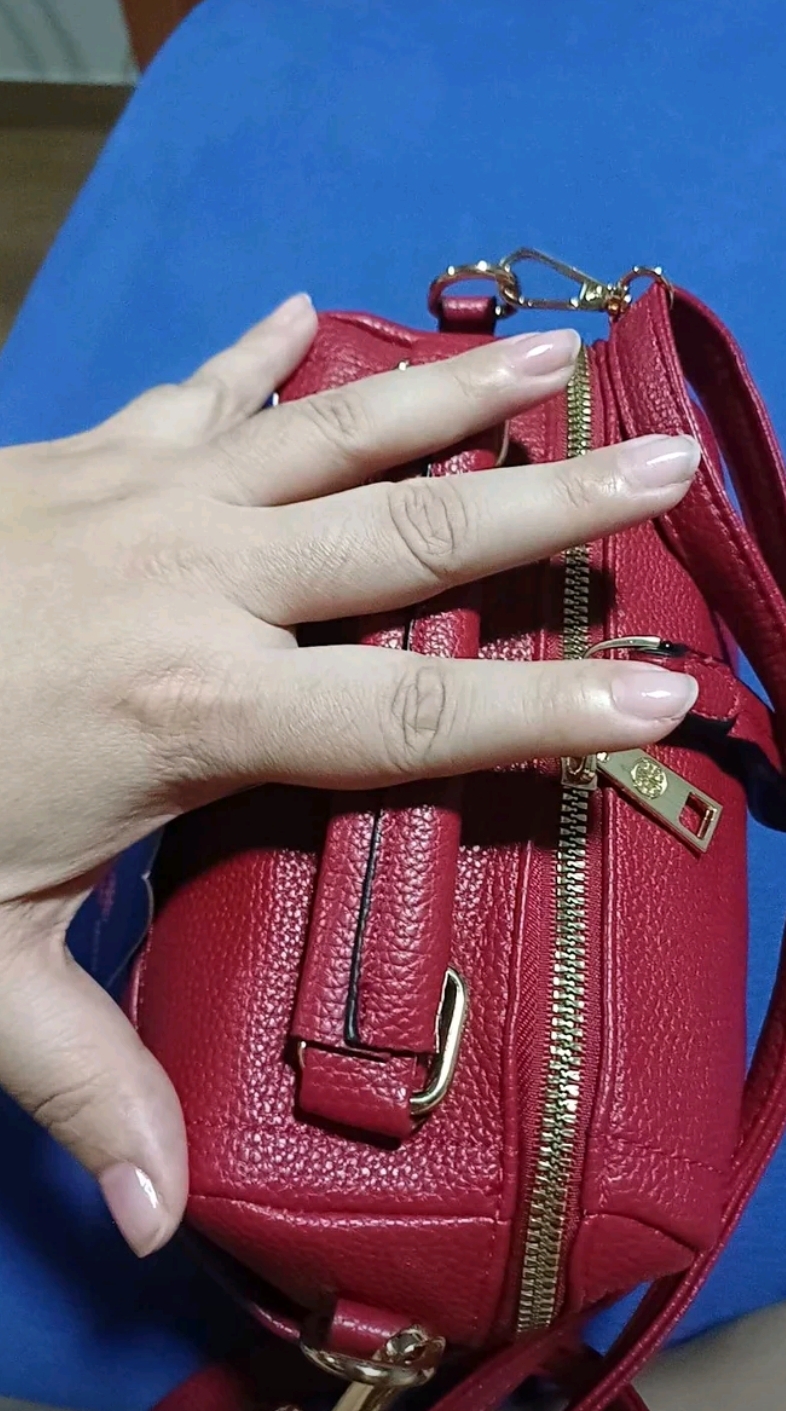 Bolsa Amelise vermelha em avaliação de cliente